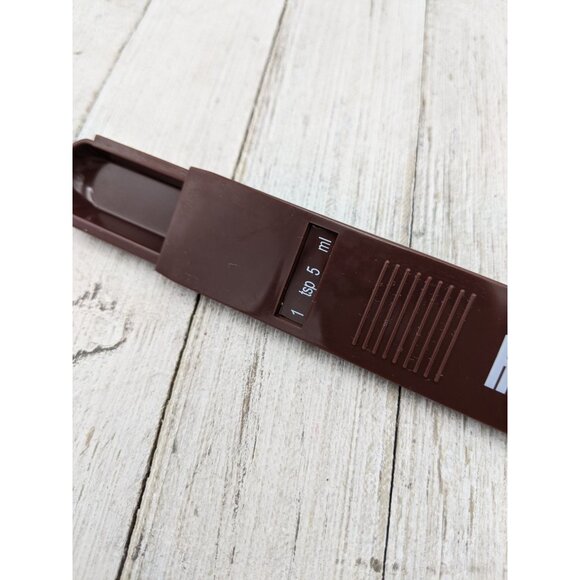 Hershey's Chocolate Plastic Adjustable Teaspoon & Tablespoon Measuring Spoons - Picture 4 of 5